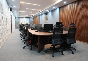 طراحی،-ساخت،-دکوراسیون-و-تجهیز-سالن-کنفرانس-شرکت-ایران-کیش